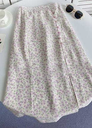Стильная юбка в трендовой цветочной расцветке4 фото