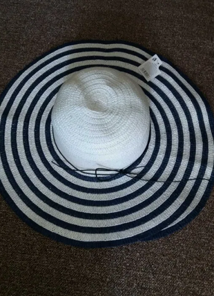 Красивая синя-белая пляжная шляпа, объем 56-583 фото