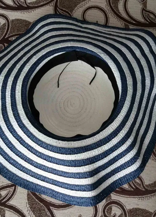 Красивая синя-белая пляжная шляпа, объем 56-584 фото