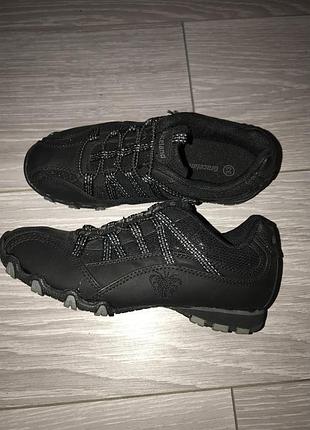 Кроссовки новые 33 размер