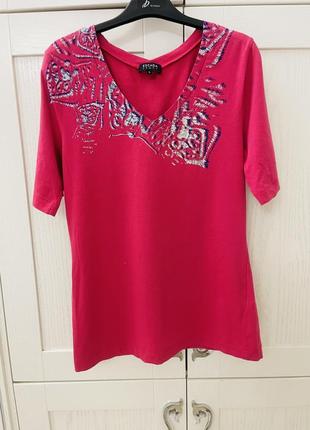 Красива блузка. escada. оригинал