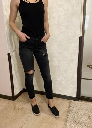 Тёмно-серые рваные джинсы slim1 фото
