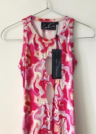 Новое оригинальное платье с вырезами на груди и открытой спиной the couture club розовое платье3 фото
