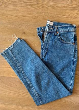 Джинсы: зауженные: высокая посадка