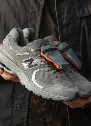 Демисезонные серые кроссовки new balance 2002 сірі чоловічі кросівки new balance 2002