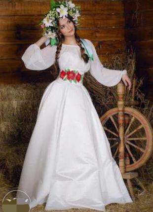 Весільне плаття в українському стилі