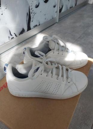 Шкіряні кросівки adidas на хлопчика