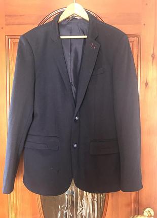 Чоловічий піджак