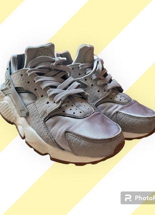 Кросівки nike huarache