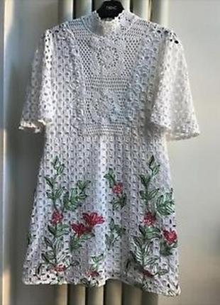 Всегда в теме: ажурное платье с вышивкой dolce gabbana2 фото