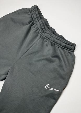 Штани sneakers nike