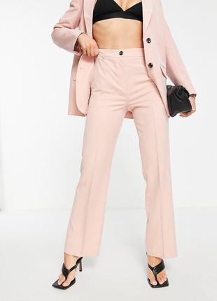 Розовые узкие прямые брюки asos design mix & match