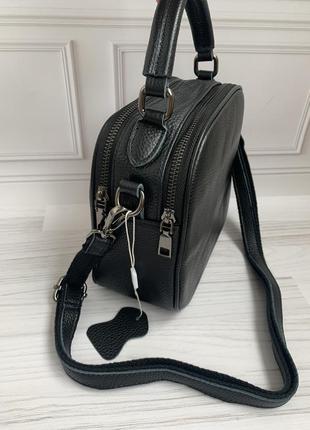 Удобная кожаная сумочка с ручкой3 фото