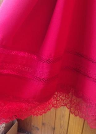 Шикарна яскраво червона сукня4 фото