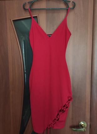 Сексуальна червона сукня з шнурівкою2 фото