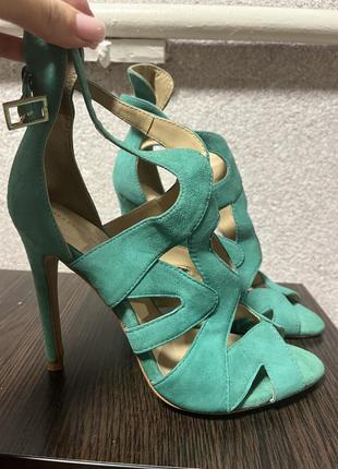 Босоножки zara