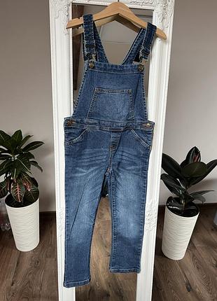 Джинсові штани комбінезон джинсовий напівкомібнезон для дівчинки 110см джинсові штани 5р комбінезон джинсовий