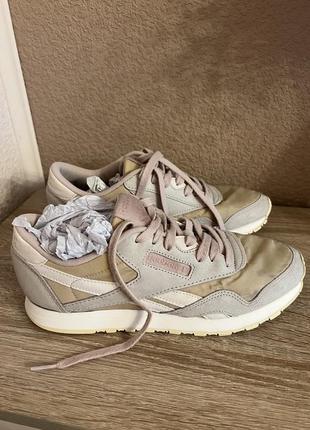 Жіночі кросівки reebok
