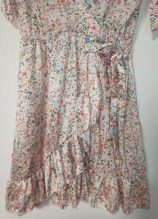 Шикарное платье в цветочный принт италия с рюшами волан оборки2 фото