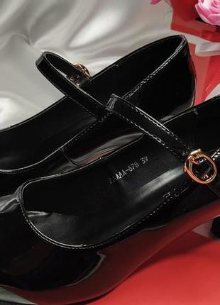 Черные лодочки классические туфли (небольшой каблук) підбори kitten heels2 фото