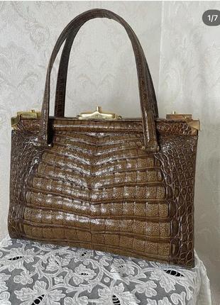 Шикарная сумка из крокодила 🐊. винтаж  . фурнитура идеальная .