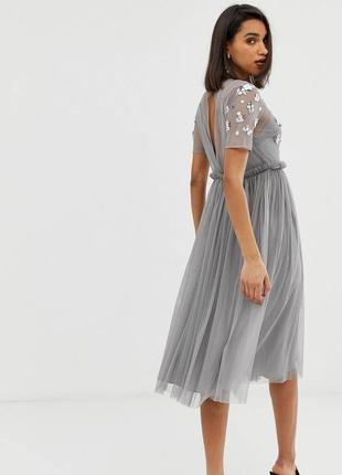 Платье миди в стиле футболки asos design с объемной отделкой и сетчатой ​​юбкой asos design2 фото