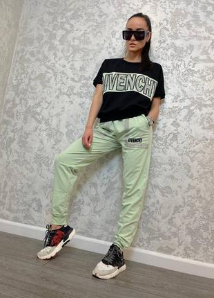 Женский костюм givenchy