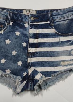 Актуальные шортыelb с принтом zara bershka h&m dsvided topshop