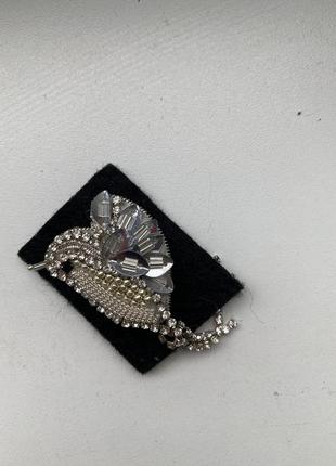 Брошь из натуральных камней