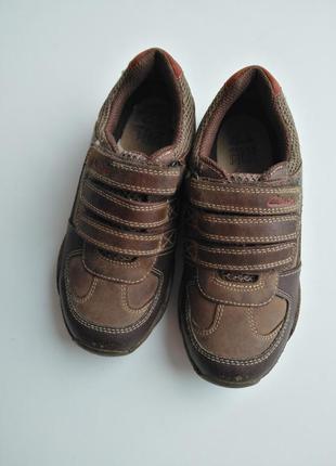 Кросівки, туфлі clarks шкіра 30 розмір устілка 17 - 18 см, на липучках1 фото