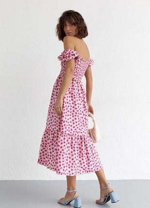 Плаття в дрібні квіти з відкритими плечима — рожевий колір, m (є розміри)2 фото