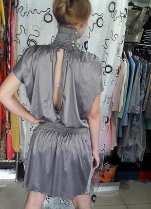 Женское платье дизайнерское вечернее летнее серое атласс3 фото