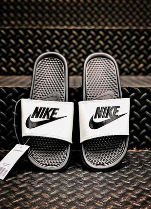 Шльопанці жіночі  nike benassi black white 2