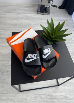 Шльопанці жіночі  nike benassi black «white logo»