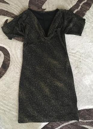 Золотисто чёрное платице