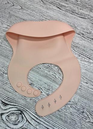 Силіконовий слинявчик нагрудник для малюка з кишенею світло-рожевий babym