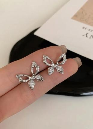 Серьги бабочки в серебряном цвете, серьги гвоздики