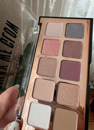 Палетка тіней для повік nyx professional makeup away we glow shadow palette3 фото