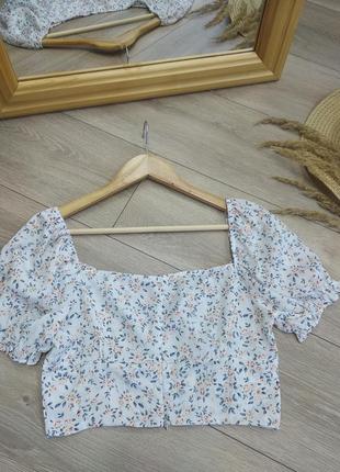 Shein летний укороченный топ футболка блуза кроптоп белый в цветочный принт s xs3 фото