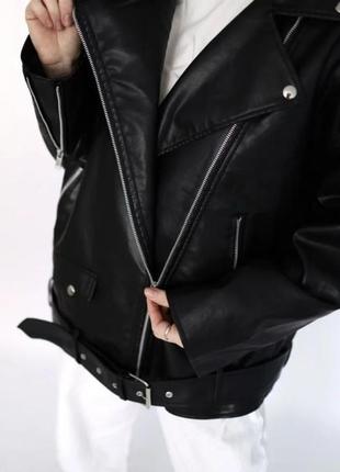 Женская черная  куртка косуха оверсайз в стиле зара7 фото