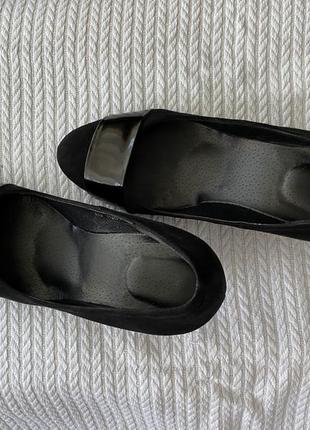 Шикарные замшевые/лакированные туфли на платформе! 24,5 см стелька2 фото
