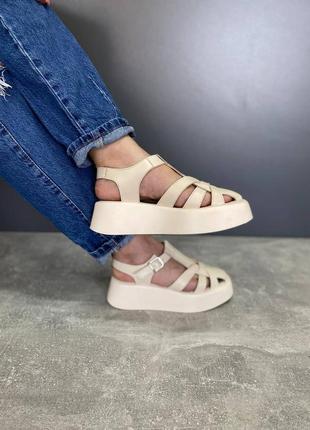 Шкіряні закриті босоніжки на платформі,36-41