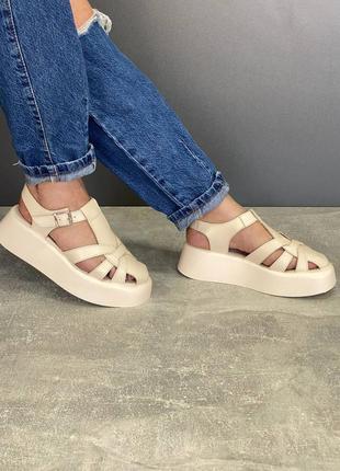 Шкіряні закриті босоніжки на платформі,36-41