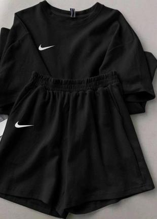 Спортивный костюм (футболка + шорты)