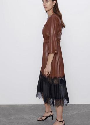 Мега стильное zara платье  кожа с кружевом низ плиссе5 фото
