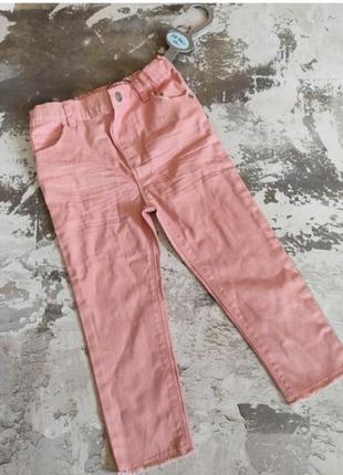 Тонкие розовые джинсы