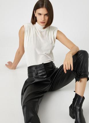 Майка футболка с плечиками в рубчик