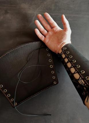 Кожаные наручи, рукав - ухатки для дрессировки животных