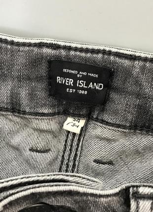 Серые джинсы river island с рваностями, дырой, потертостями, потертые, кэжуал, рваный стиль, ривер айленд5 фото
