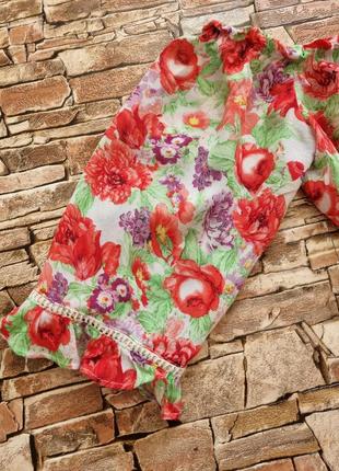 Летняя блуза bershka в цветочный принт с открытыми плечами.5 фото